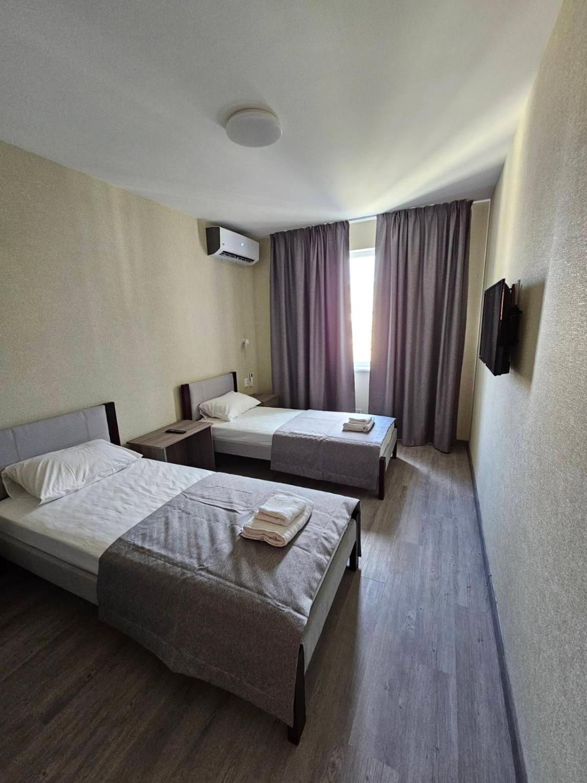 Mansarda Iris Hotel Kiev Eksteriør billede